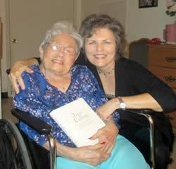 Golda Punkoney with daughter Pam, Wisest Mother
